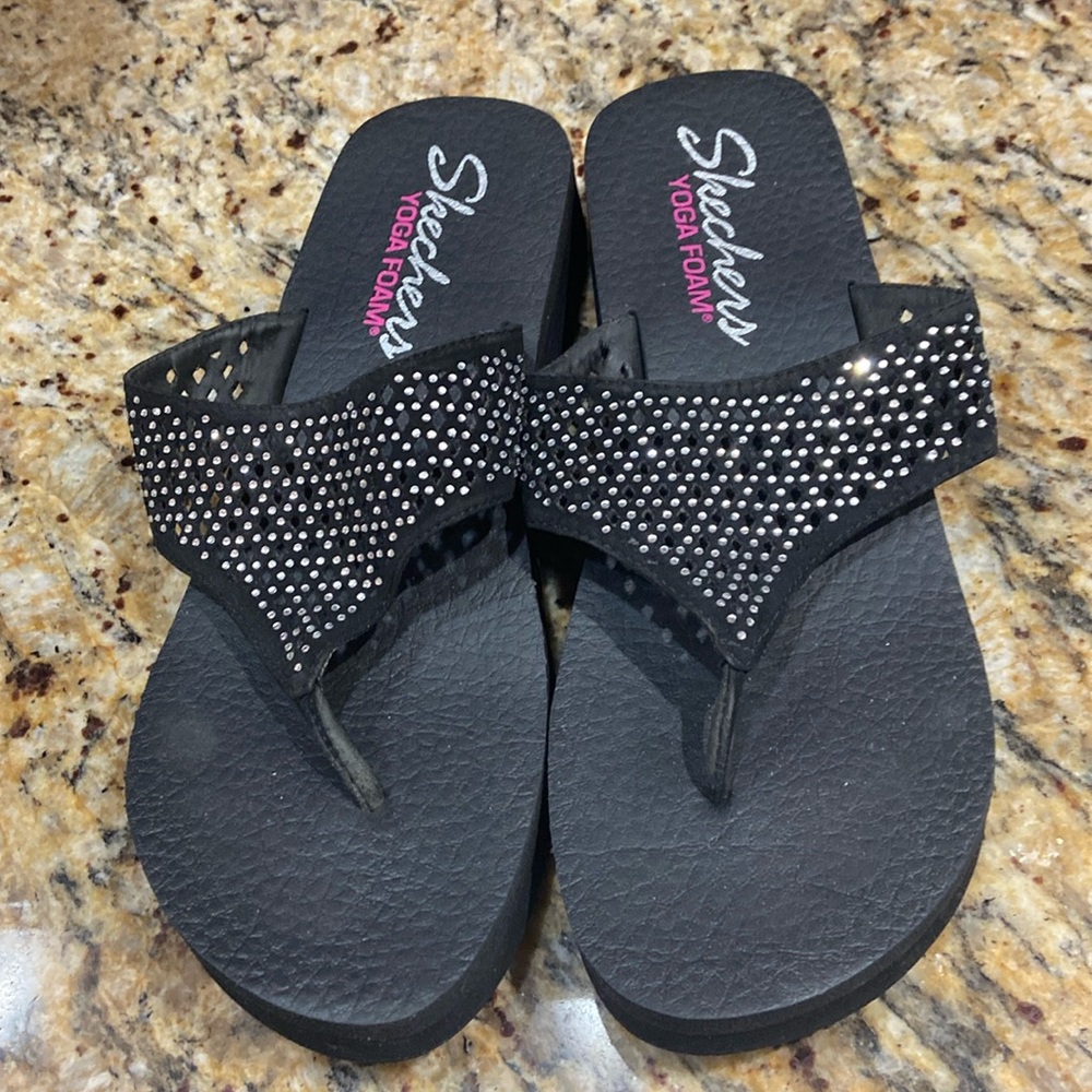 Sketcher flip flop